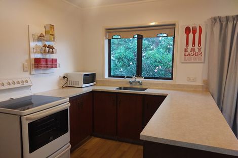 Photo of property in 2/35 Buscomb Avenue, Henderson, Auckland, 0610