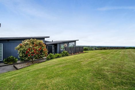 Photo of property in 100 Elsham Road, Lepperton, New Plymouth, 4373