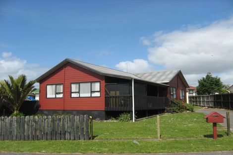 Photo of property in 5 Rukumoana Place, Clendon Park, Auckland, 2103