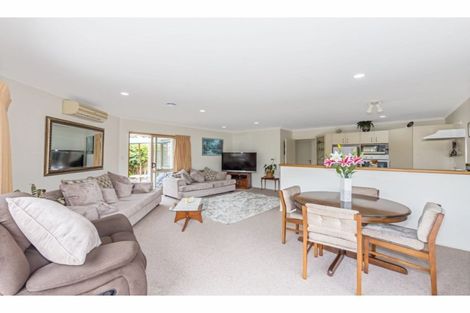 Photo of property in 47 Red Hibiscus Road, Stanmore Bay, Whangaparaoa, 0932