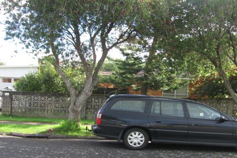 Photo of property in 18 Wycherley Drive, Bucklands Beach, Auckland, 2014