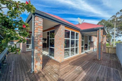 Photo of property in 102 Beach Road, Thames, 3500