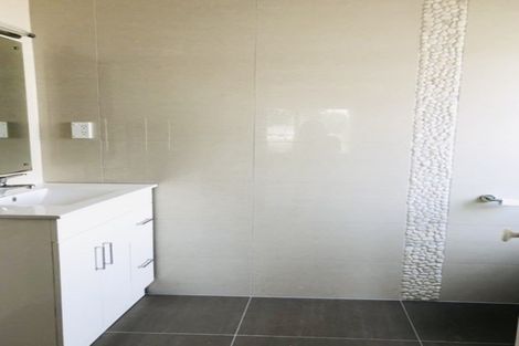 Photo of property in 95a Glenmore Road, Sunnyhills, Auckland, 2010