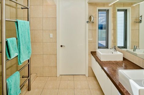 Photo of property in 31 Pendennis Point, Camborne, Porirua, 5026