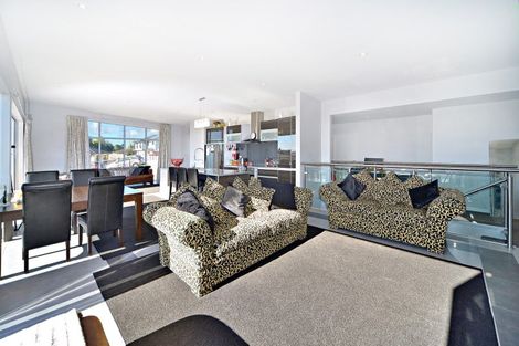 Photo of property in 6 Alexia Place, Flat Bush, Auckland, 2105