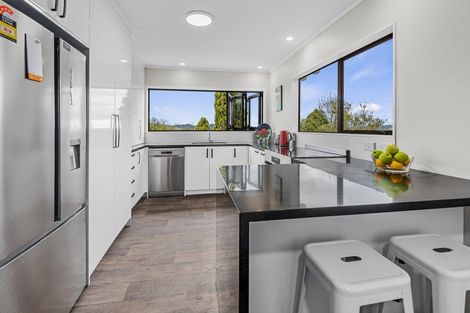 Photo of property in 13 Barclay Place, Te Kamo, Whangarei, 0112