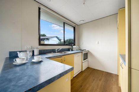 Photo of property in 2/76 Parrs Cross Road, Henderson, Auckland, 0612