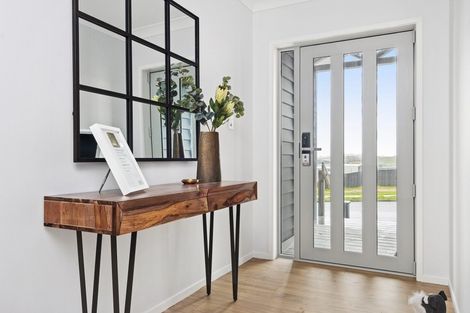 Photo of property in 63 Leathem Crescent, Pokeno, 2402