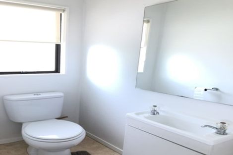 Photo of property in 947 East Coast Road, Torbay, Auckland, 0630