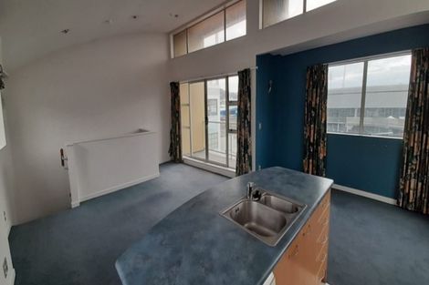 Photo of property in Endeavour Apartments, 15/125 Thorndon Quay, Pipitea, Wellington, 6011