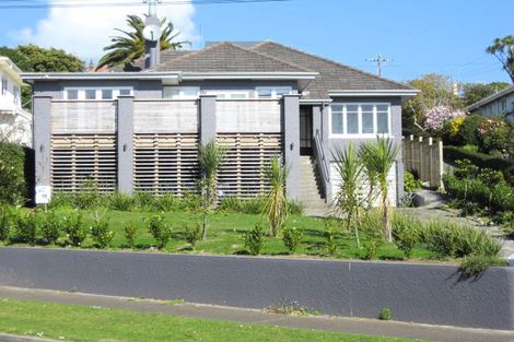 Photo of property in 14 Rimu Street, Strandon, New Plymouth, 4312