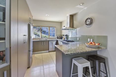 Photo of property in 57a Ribbonwood Crescent, Goodwood Heights, Auckland, 2105