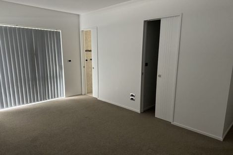 Photo of property in 30 Midhurst Avenue, Henderson, Auckland, 0612