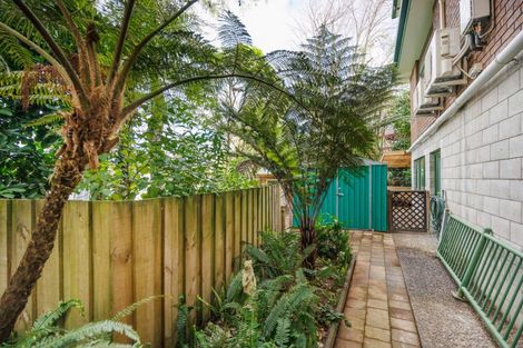 Photo of property in 8 Fraser Court, Roslyn, Palmerston North, 4414