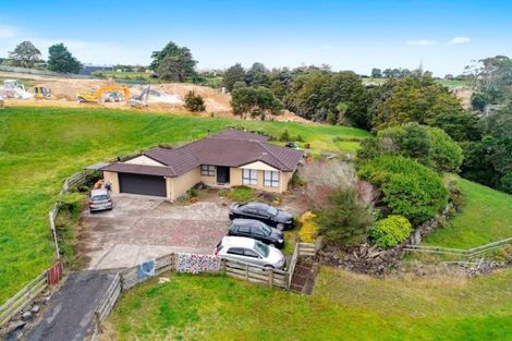 Photo of property in 103 Oraha Road, Kumeu, 0892
