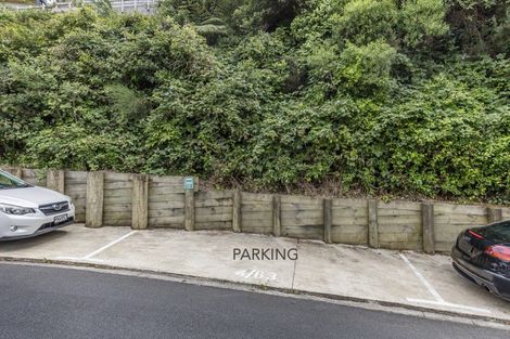 Photo of property in 4/63 Tiketike Way, Brooklyn, Wellington, 6021