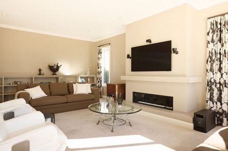 Photo of property in 1 Edgecumbe Road, Tauranga, 3110