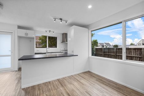 Photo of property in 9 Curzon Place, Parklands, Christchurch, 8083