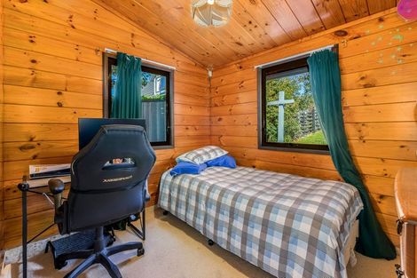 Photo of property in 25 James Cook Drive, Whitby, Porirua, 5024
