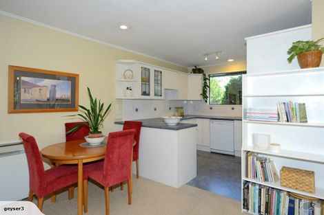 Photo of property in 25d Ramore Place, Redwood, Christchurch, 8051