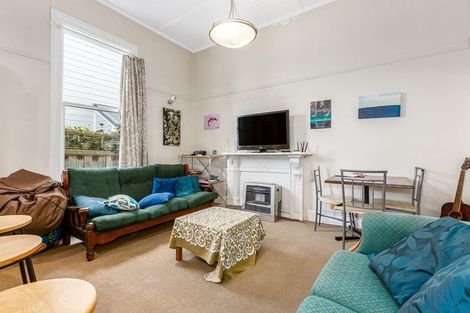 Photo of property in 15 Porritt Avenue, Mount Victoria, Wellington, 6011