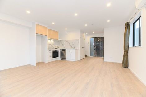 Photo of property in 8/60 Triangle Road, Massey, Auckland, 0614