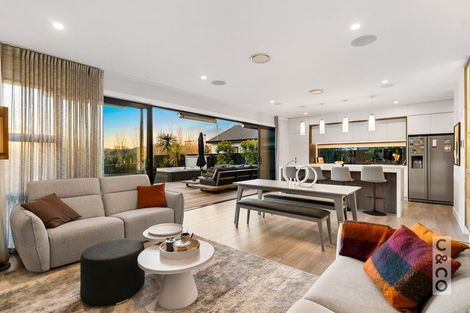 Photo of property in 21 Vogwill Road, Kumeu, 0810