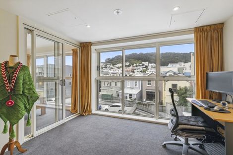 Photo of property in 4f/5 Kent Terrace, Mount Victoria, Wellington, 6011