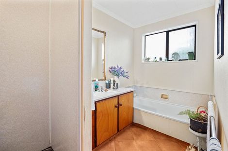 Photo of property in 19 Surrey Street, Hawera, 4610