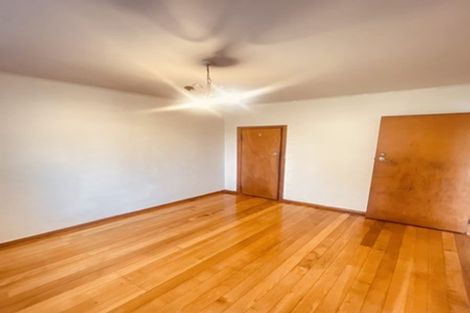 Photo of property in 28 Maui Pomare Street, Blockhouse Bay, Auckland, 0600