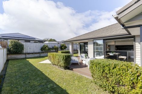 Photo of property in 10 Masters Lane, Waitara, 4320