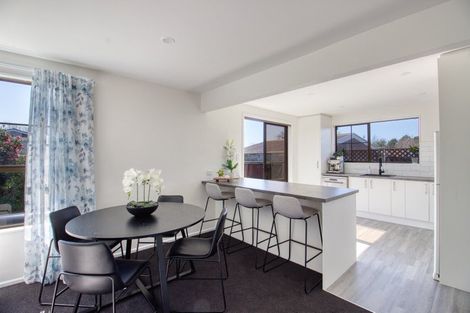 Photo of property in 2/10 Montclare Avenue, Ilam, Christchurch, 8041