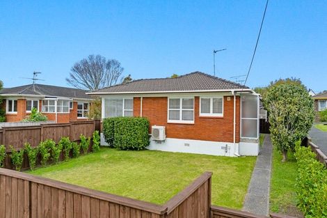 Photo of property in 1/18 Shakespeare Road, Milford, Auckland, 0620