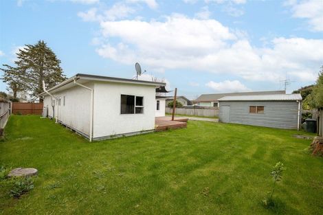 Photo of property in 5 Oak Avenue, Nawton, Hamilton, 3200