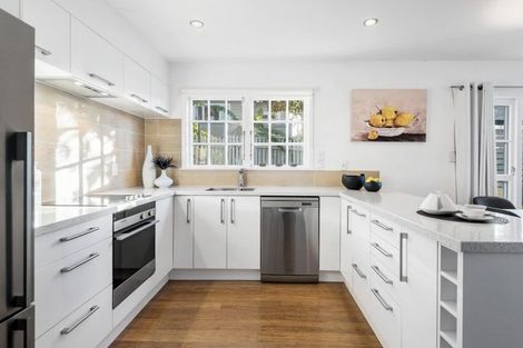 Photo of property in 49 Roslyn Terrace, Stanley Point, Auckland, 0624