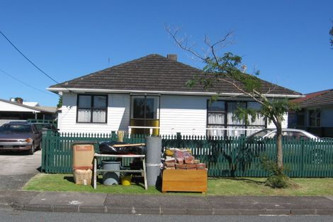 Photo of property in 6 Kiernan Place, Kelston, Auckland, 0602