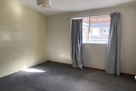 Photo of property in 2 Vera Road, Te Atatu South, Auckland, 0610