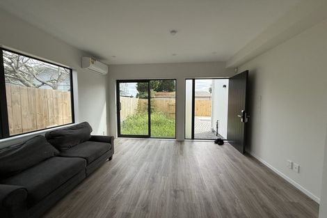 Photo of property in 13d John Walker Drive, Manurewa, Auckland, 2102
