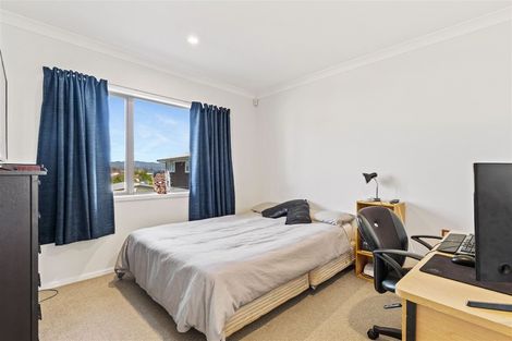 Photo of property in 27a Kirrie Avenue, Te Atatu South, Auckland, 0610