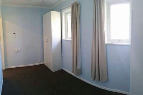 Photo of property in 43 Lyndfield Lane, Newlands, Wellington, 6037