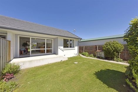 Photo of property in 2/11 Mcfaddens Road, St Albans, Christchurch, 8052
