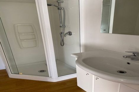 Photo of property in 15 Burnside Court, Rosedale, Auckland, 0632