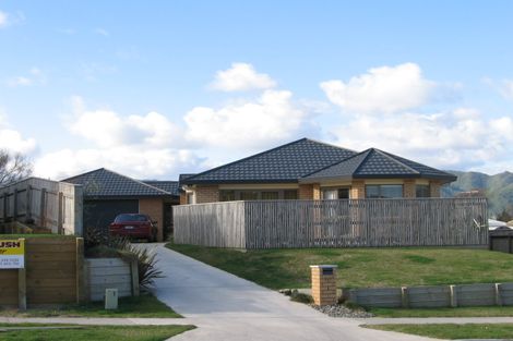 Photo of property in 27 Campion Road, Waikanae Beach, Waikanae, 5036