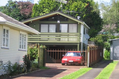Photo of property in 4a Korau Road, Greenlane, Auckland, 1051