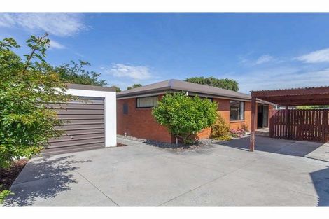 Photo of property in 2/25 Wainoni Road, Wainoni, Christchurch, 8061