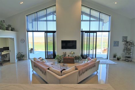 Photo of property in 211 Mcarthur Road, Springvale, Alexandra, 9391