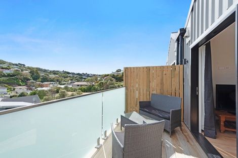 Photo of property in 3/1 Robert Street, Newlands, Wellington, 6037