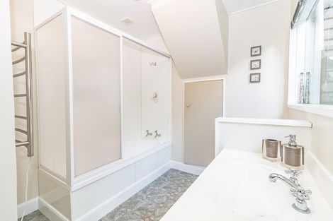 Photo of property in 20 Shakespeare Road, Bastia Hill, Whanganui, 4500