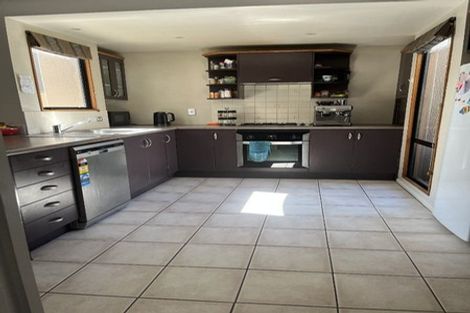 Photo of property in 26 Oakford Close, Riccarton, Christchurch, 8011