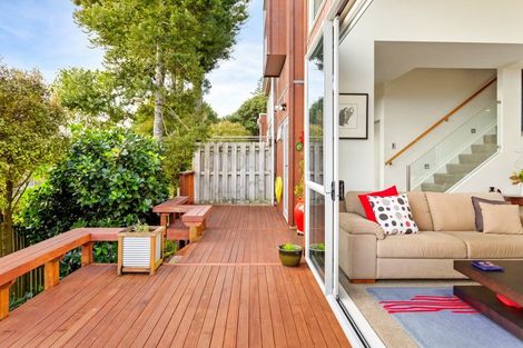 Photo of property in 76h Edmonton Road, Henderson, Auckland, 0612